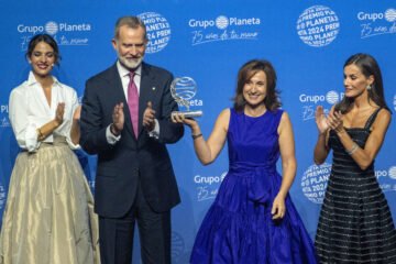 Paloma Sánchez-Garnica gana el Premio Planeta con el thriller histórico ‘Victoria’