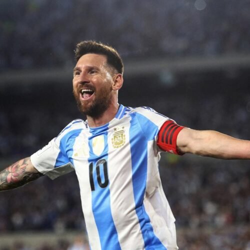 Un Messi superlativo se exhibe con Argentina: hat-trick y dos asistencias