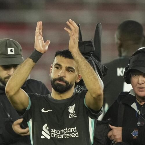 Salah sorprende y avisa al Liverpool: “Estoy más fuera que dentro”