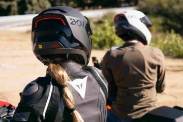 Así es el casco de moto «made in Spain» que te protege contra la alergia