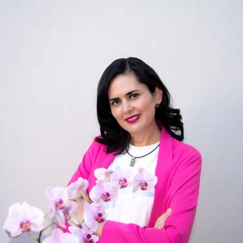 Adriana Guadalupe Pérez Rodríguez presenta su primer libro: «A flor de piel: Sanando tus heridas interiores»