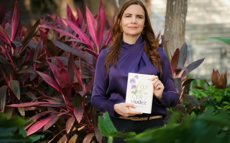Ángela María Sierra Bustillo convierte el duelo en un camino de esperanza con su primer libro