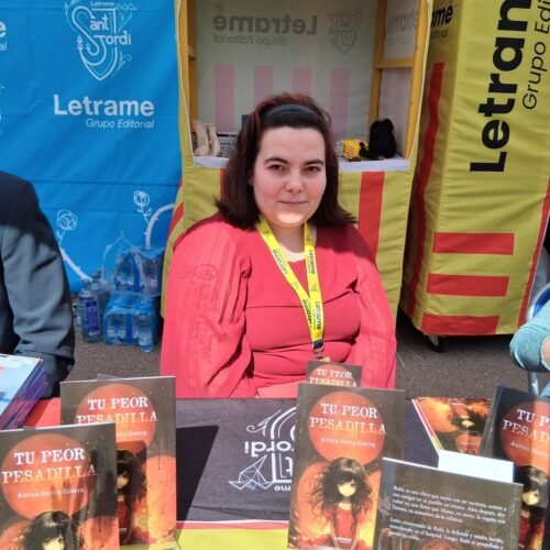 Aurora Sastre Guerra cautivó corazones en Sant Jordi 2025 con su primera novela “Tu peor pesadilla”