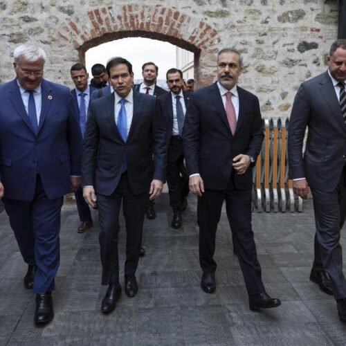 Lavrov y Rubio dicen querer seguir trabajando para alcanzar la paz en Ucrania