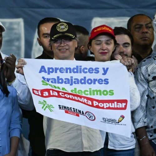 Petro convoca un polémico referéndum en plena ola de violencia en Colombia