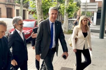 Albiol declara en los juzgados por la filtración de los datos de un sintecho que murió en la calle