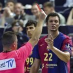 Un arbitraje nefasto aparta al Barça de luchar por su 13.ª Champions
