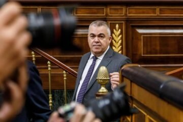 Cerdán solicita su indemnización de casi 19.000 euros tras seis años como diputado