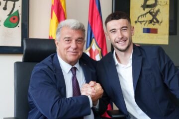 Joan Garcia firma para ser el portero del Barça hasta el 2031
