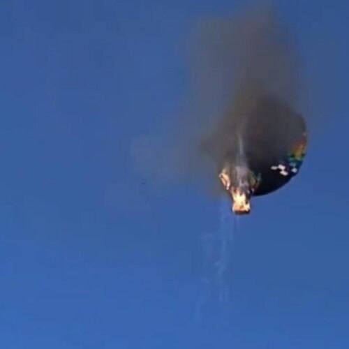 Tragedia en Brasil: 8 muertos al incendiarse en pleno vuelo y caer un globo aerostático