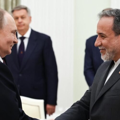 Putin califica de “injustificados” los ataques de EE.UU. al recibir al canciller de Irán