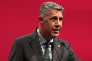 Albiol asocia la transformación de Badalona a la estabilidad política