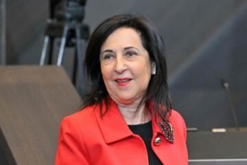 Robles asegura que España no compra ni vende armas a Israel desde octubre de 2023