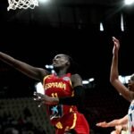 El salto de gigante de Awa Fam lleva a España a la final del Eurobasket