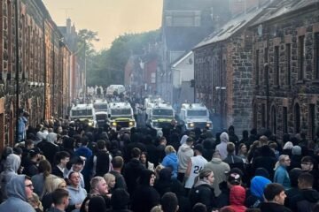 Los nacionalistas del Ulster temen que se les escape el tren de la reunificación