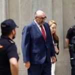 Asaltan la vivienda de la madre de Koldo García en Benidorm, llevándose un anillo y 50 euros