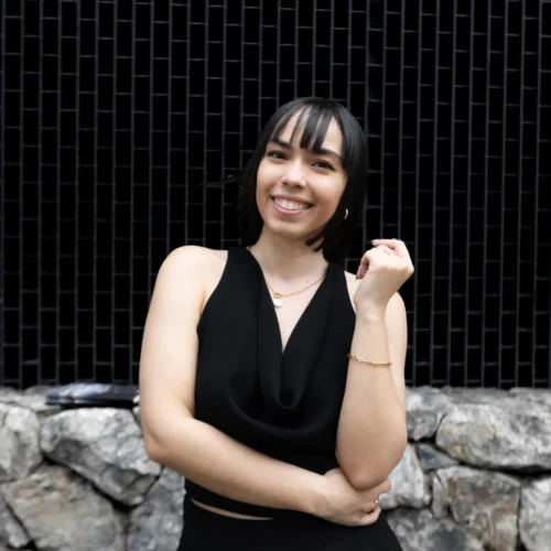 Neysha Santos Piñero debuta en la literatura con una antología cargada de magia y emociones