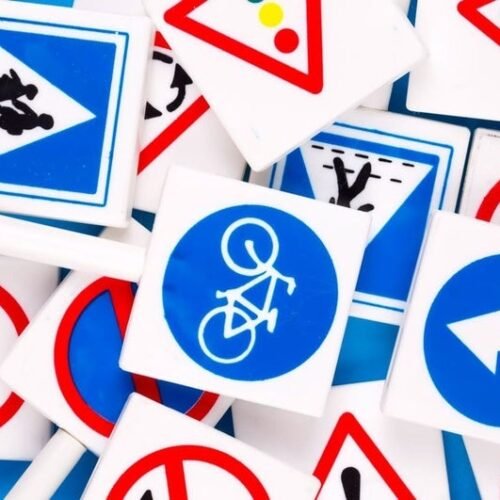Las nuevas señales de tráfico que te podrás encontrar este verano en la carretera