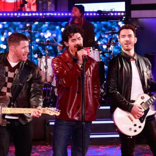 ¿Qué está pasando con los Jonas Brothers? La agridulce celebración de su 20º aniversario en la música