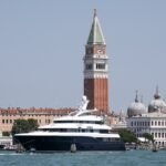 Jeff Bezos y Lauren Sanchez se ven obligados a cambiar el lugar de su fiesta de boda en Venecia por seguridad
