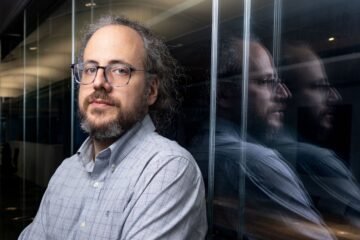 El matemático español Javier Gómez Serrano y Google Deepmind se alían para resolver el problema del millón de dólares de Navier-Stokes