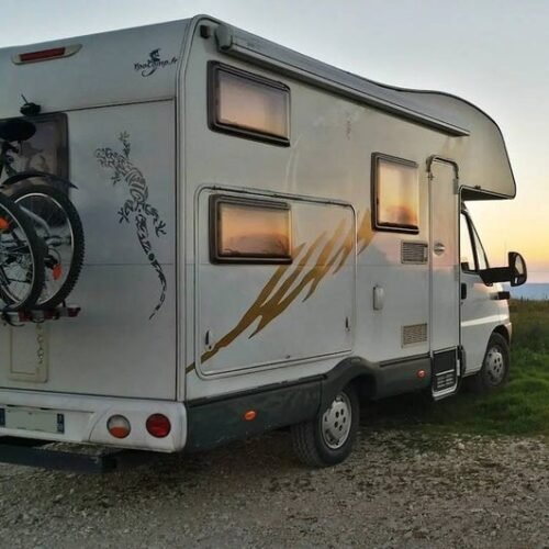 ¿Puedo llevar una bici o una moto en la autocaravana?