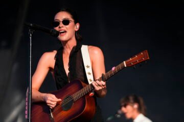 Gracie Abrams se confirma en un accidentado concierto como la nueva gran estrella del pop en Mad Cool 2025