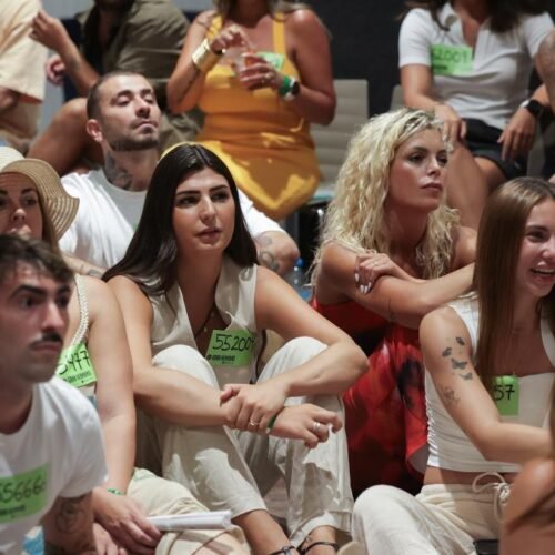 Barcelona acoge el primer casting de Gran Hermano en el que miles de aspirantes luchan a diario para entrar en la próxima edición