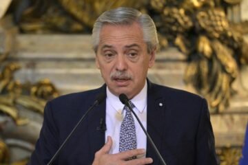 Procesan al expresidente peronista Alberto Fernández por corrupción durante su Gobierno