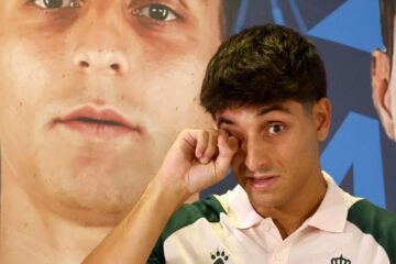 Ramon Terrats no sujeta las lágrimas al verse ya en el Espanyol: “En las escuelas los niños son culés y luego están los privilegiados, los pericos”