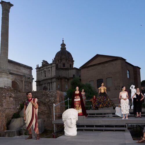Dolce & Gabbana celebra su apoteosis artesanal en Roma