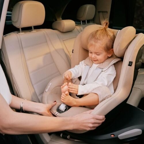 Viajes en coche con niños: 5 claves para evitar el calor y los atascos
