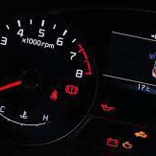Cuidado este verano en carretera si te aparece uno de estos indicadores luminosos en el coche