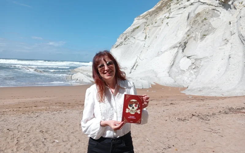 Clara Isabel Landeta Rodríguez presenta Mi pirata y yo: una historia de amor contada como leyenda