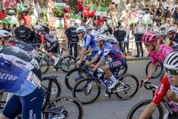 El equipo Israel, de mimados a apestados en el pelotón
