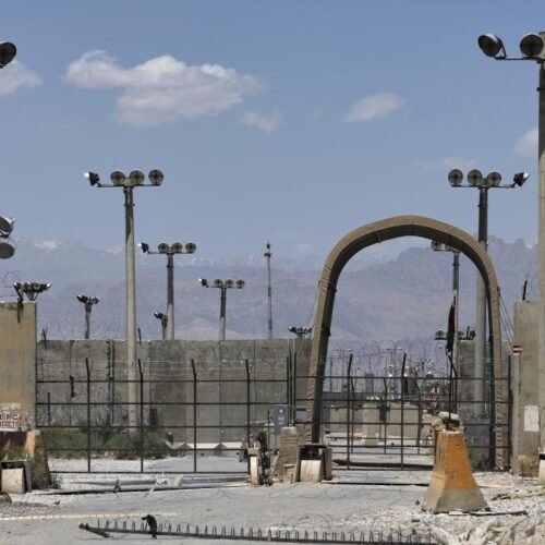 Trump quiere recuperar la base aérea de Bagram en Afganistán