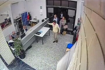 Mazón acompañó al parking a la periodista cuando acabó la comida en El Ventorro