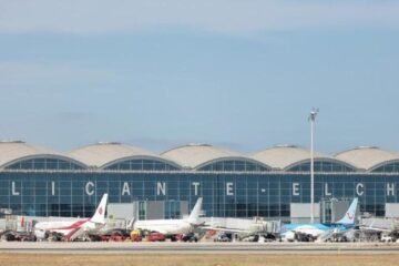 Un dron paraliza durante unas dos horas el aeropuerto de Alicante-Elche