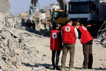 Un equipo egipcio entra en Gaza para ayudar a buscar cadáveres de rehenes