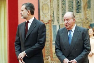 El Rey invita a Juan Carlos I a la celebración familiar pero le excluye de la institucional
