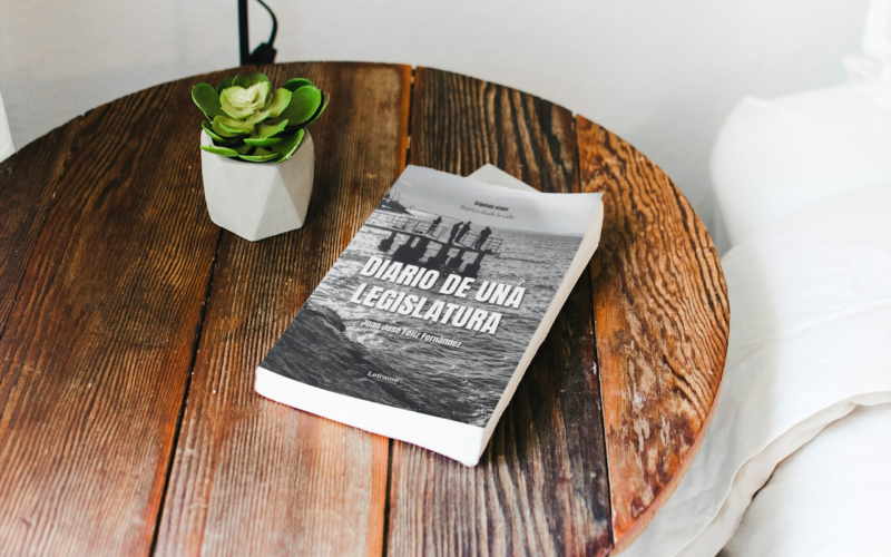 Juan José Feliz Fernández retrata con ironía la política española en su nueva obra