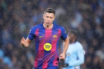 Lewandowski sigue sin entrenar y será baja en la Copa