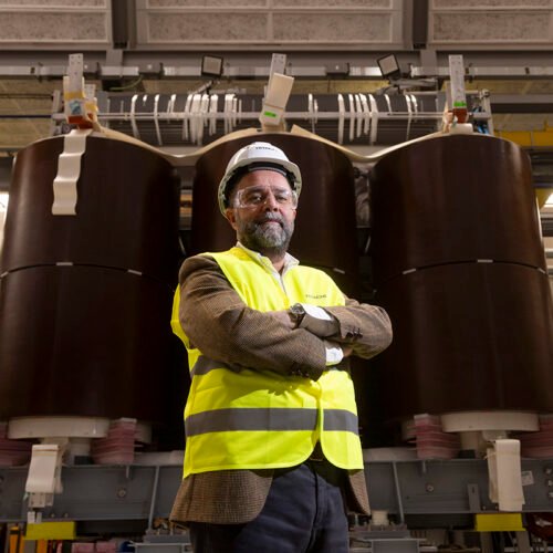 En la fábrica de la japonesa Hitachi que alimentará el tsunami de los centros de datos en Aragón: «La demanda ya está aquí y el salto es brutal»