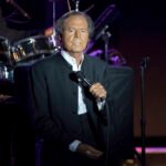 Julio Iglesias pide a la Fiscalía la denuncia de sus extrabajadoras y cree «insólito» no disponer de una copia