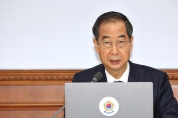 Condenan al ex primer ministro surcoreano Han Duck-soo a 23 años de cárcel por participar en la ley marcial