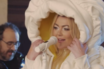 El último look de Amaia Montero de ‘La Oreja de Van Gogh’ llena las redes de memes: “¿Por qué es una palomita?”