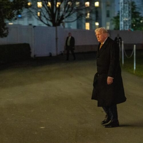 Trump analiza cómo adquirir Groenlandia: “El ejército siempre es una opción”