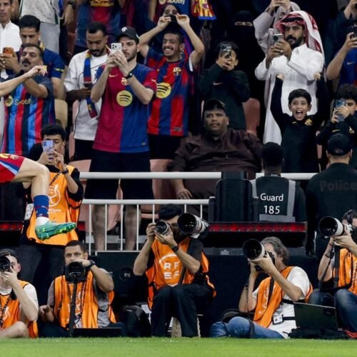 El Barça no tiene compasión del Athletic y se clasifica por la vía rápida