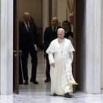 Tres cardenales cercanos al Papa condenan con dureza la “política destructiva” de Trump