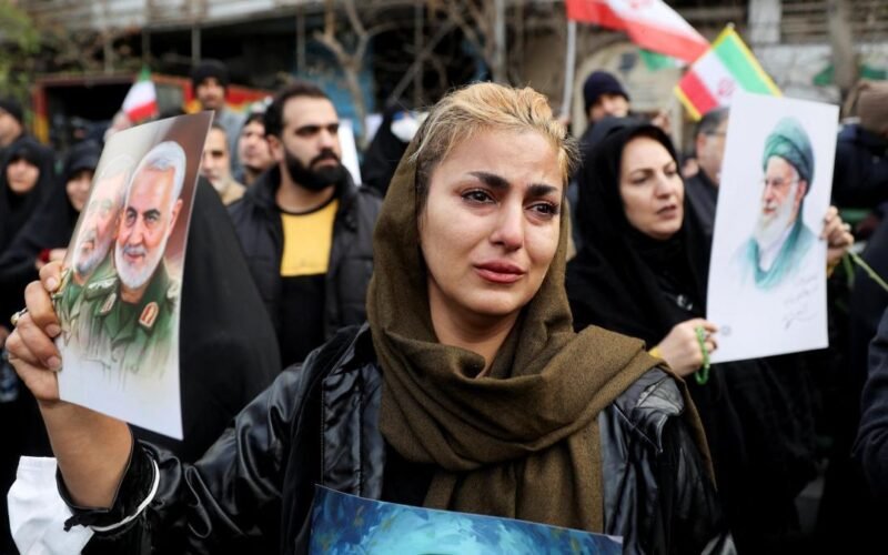 Burgueses y pobres confluyen en la revuelta iraní